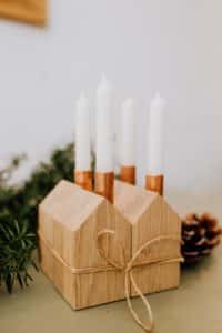 Zauberhafte Holzhäuschen - Holzhaus - Weihnachtshaus - Chary Chic - Aus alt mach neu - Adventkranz für Faule - Nachhaltiger Adventkranz
