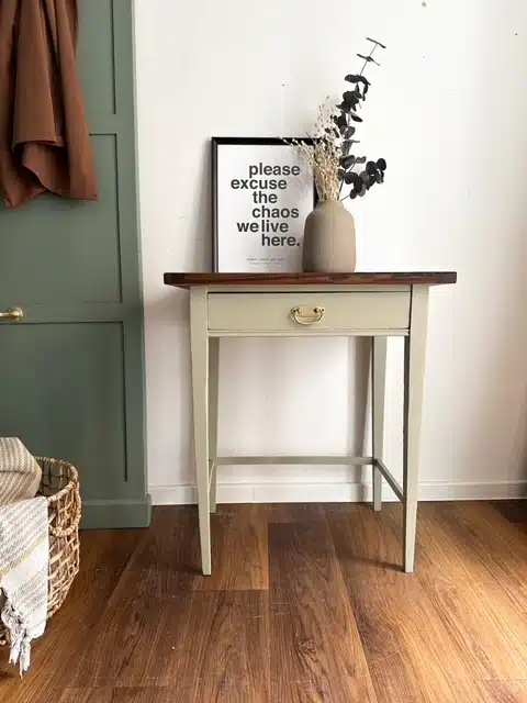 Vintage Tisch, Vintage-Tischchen, Schminktisch, Schminktischchen, Schreibtisch, Vitnage Schreibtisch, chary chic, chary chic home, Upcycling Möbel, Vintage Möbel, Shabby Chic Möbel, Wels, Kematen am Innbach