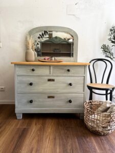 Spiegelkommode, Vintage-Kommode, Paint & Wash, White & Wash, chary chic, chary chic home, Shabby Chic, Landhausstil, Cottage Stil, Upcycling, Kematen am Innbach, Wels, Vintage Möbel aus Österreich