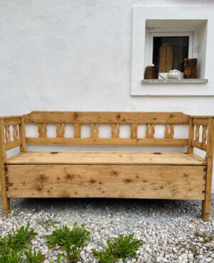 alte Holzbank mit Truhe, antike Holzbank, antike Bank, alte Holzsitzbank, Sitzbank, Shabby Chic, Vintage, Upcycling, chary chic, chary chic home, Wels, Kematen am Innbach