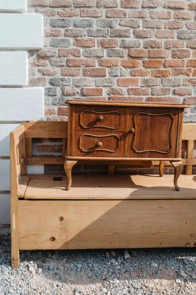 WORKSHOP "CHICES MÖBEL-UPCYCLING"