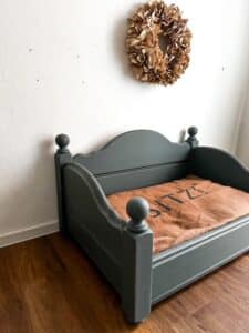 Upcycling Hundebett, Hundebett, Vintage Hundebett, chary chic, Vintage, Nachhaltigkeit, Nachhaltiger Komfort, umweltfreundlich, Upcycling Möbel, Oberösterreich, Österreich, Wels, Kematen am Innbach, Shabby Chic, Upcycling Möbel, aus alt mach neu, Vierbeiner