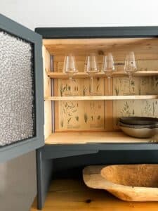 antike Kredenz, alte Küchenkredenz, gebrauchte Küchenkredenz, Küchenschrank, alter gebrauchter Küchenschrank, aus alt mach neu, chary chic, Shabby Chic, Upcycling, Vintage Möbel aus Österreich, Oberösterreich, Kematen am Innbach, Charity Putz, Tischlerei