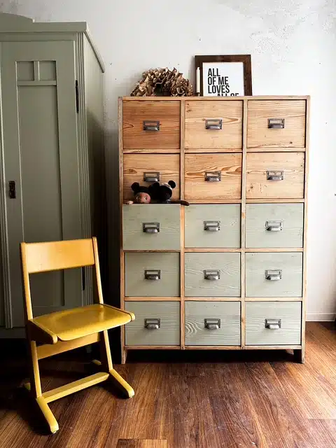 AMS Linz, Arbeitsmarktservice, Apothekerschrank, Apotheker, chary chic, Shabby Chic, Upcycling Möbel, gebrauchte Möbel, Refurbished Furniture, aus alt mach neu, Kematen am Innbach, Oberösterreich
